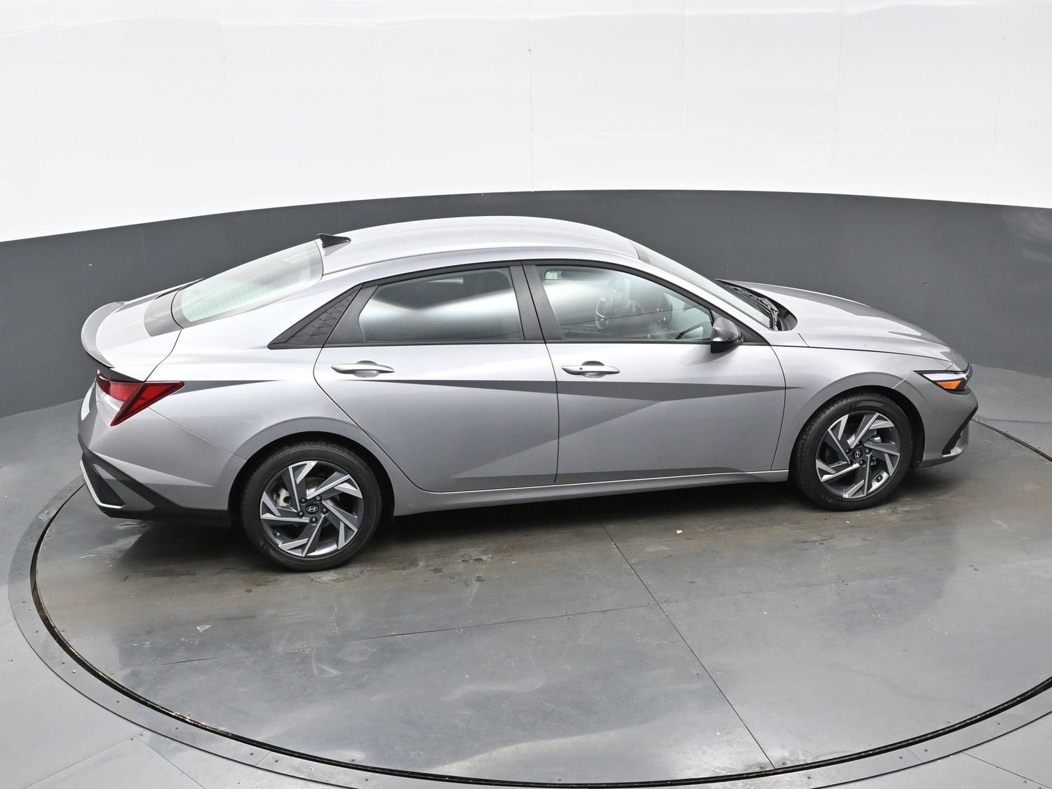 Used 2025 Hyundai Elantra Sport FWD image 37
