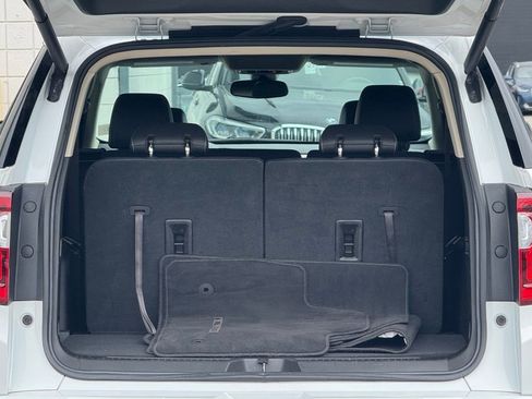 Used 2023 GMC Acadia Denali image 32