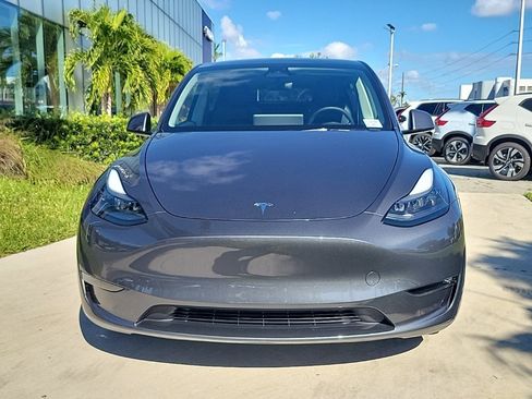 Used 2023 Tesla Model Y Long Range image 2