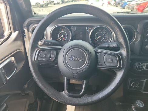 Used 2018 Jeep Wrangler Unlimited Sport AWD/4WD image 16