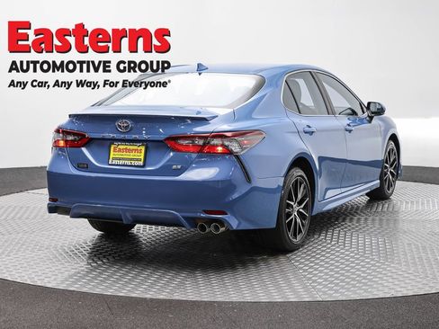 Used 2023 Toyota Camry SE FWD image 5