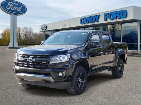 Used 2022 Chevrolet Colorado Z71 w/ Z71 Midnight Edition image 2