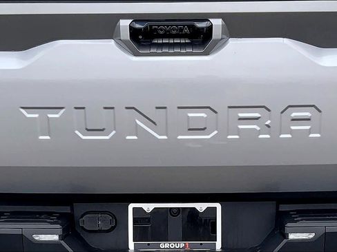 Used 2024 Toyota Tundra Limited AWD/4WD image 31