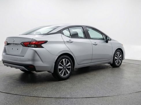 Used 2025 Nissan Versa SV image 9