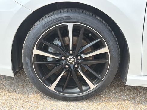 Used 2020 Toyota Camry XSE FWD image 10