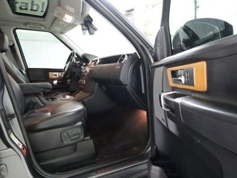 Used 2015 Land Rover LR4 HSE LUX AWD/4WD image 10