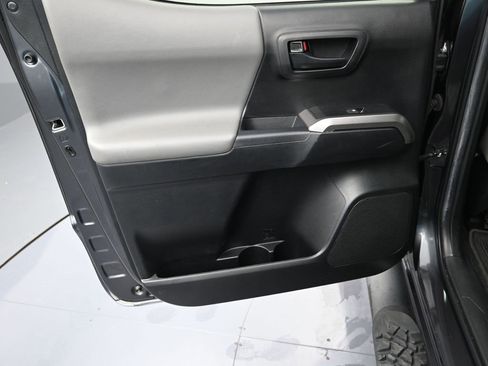 Used 2022 Toyota Tacoma SR5 image 20