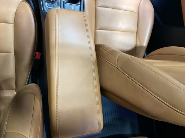 Used 2020 Cadillac XT4 Premium Luxury w/ Enhanced Visibility Package AWD/4WD image 17