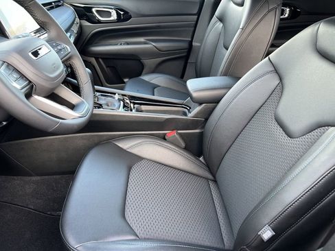 New 2025 Jeep Compass Latitude w/ Altitude Special Edition image 28