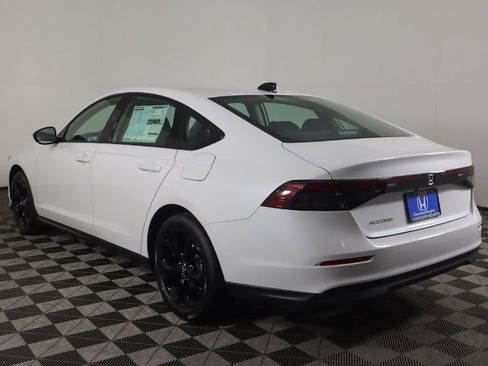 New 2025 Honda Accord SE image 4