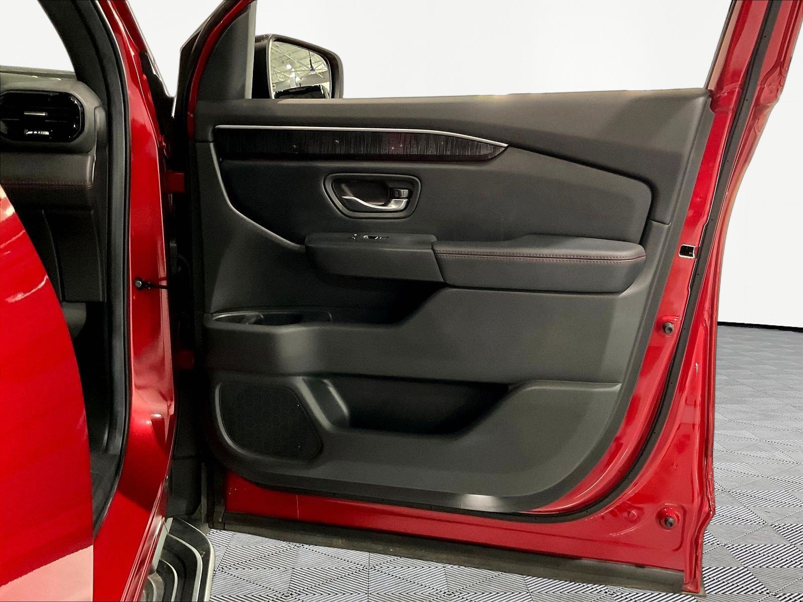 Used 2025 Honda Pilot Black Edition image 29