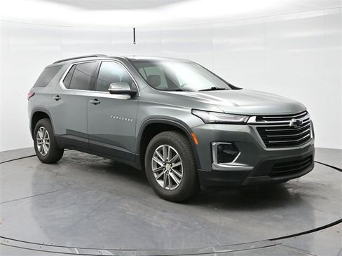 Used 2023 Chevrolet Traverse LT image 1