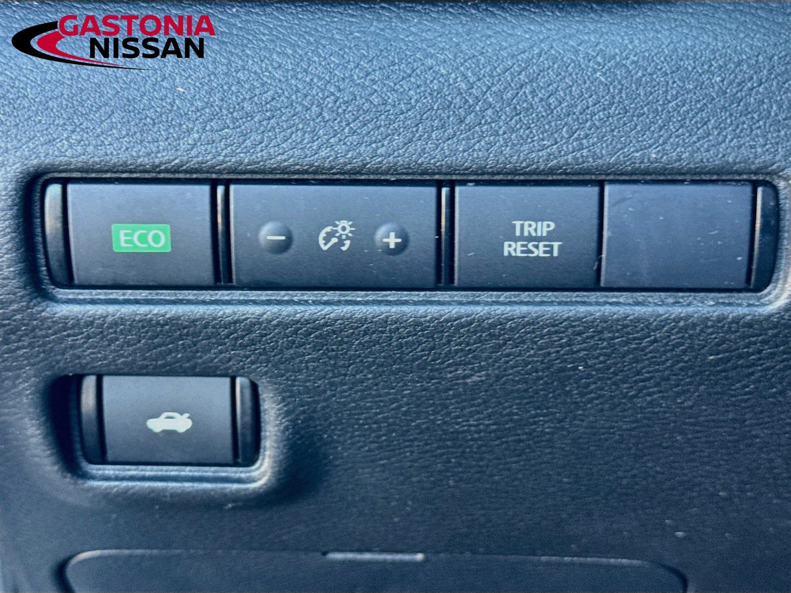 Used 2024 Nissan Sentra SV FWD image 13