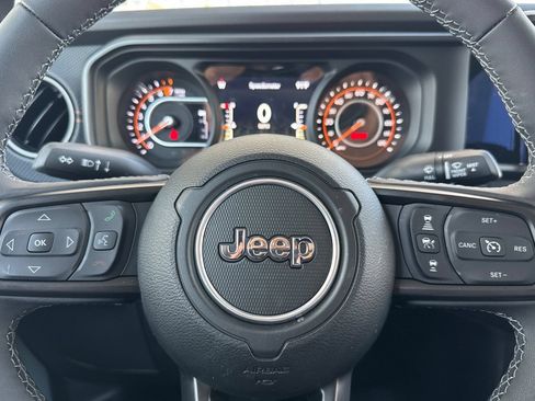 Used 2025 Jeep Gladiator Mojave w/ Safety Group AWD/4WD image 24