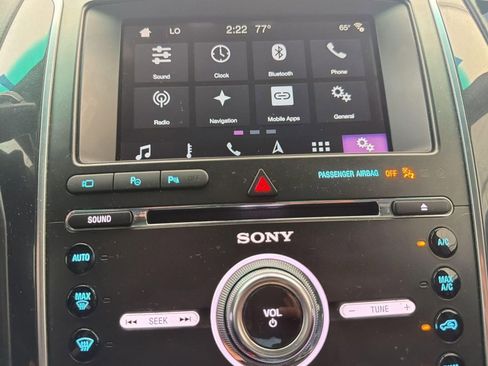 Used 2018 Ford Explorer Platinum image 25