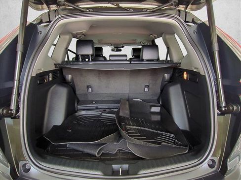 Used 2018 Honda CR-V Touring image 6
