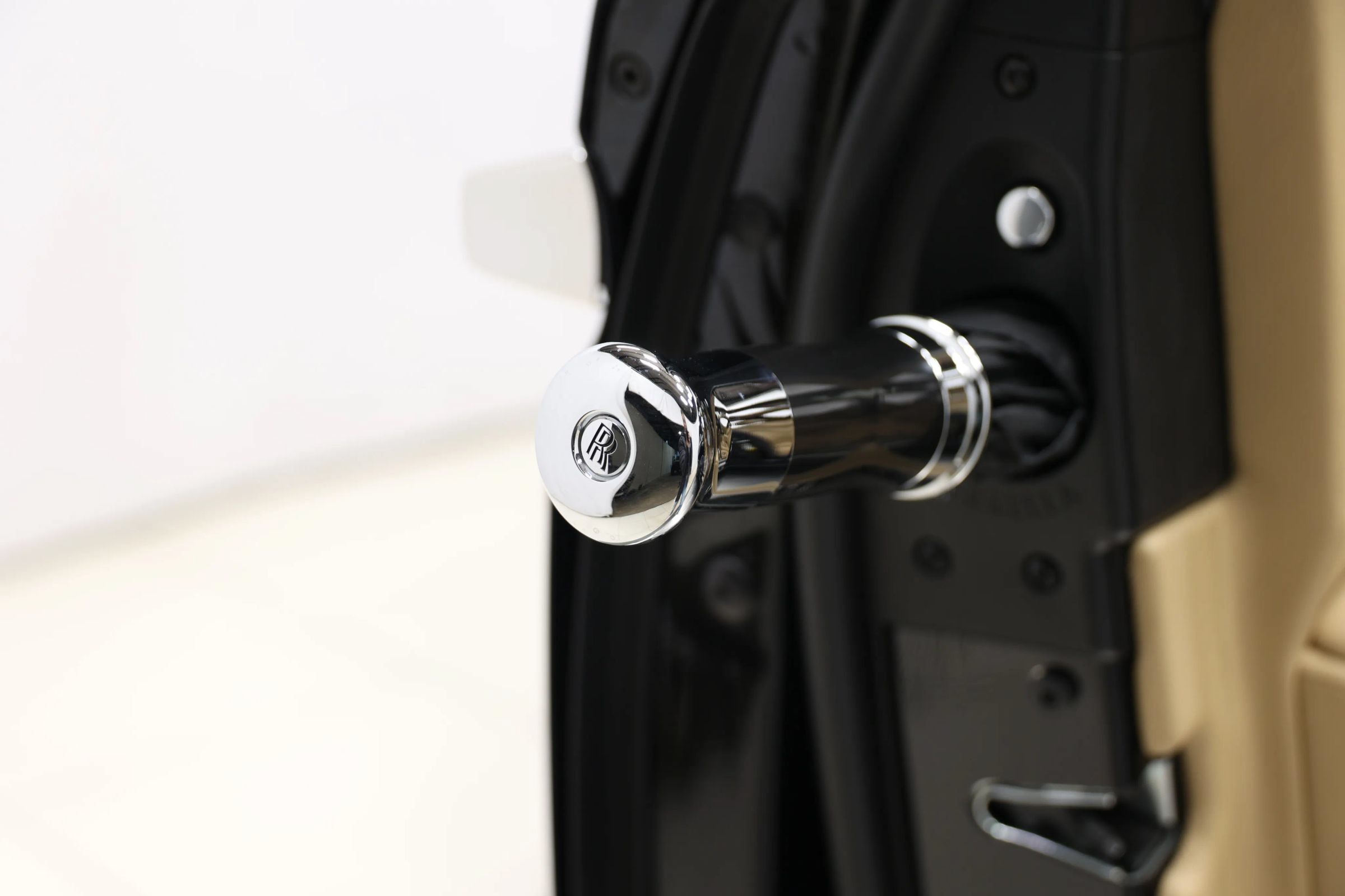 Used 2015 Rolls-Royce Ghost RWD image 16