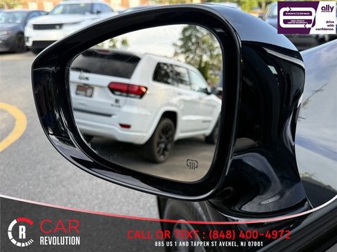 Used 2024 Chrysler Pacifica Limited FWD image 36