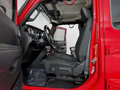 Used 2020 Jeep Wrangler Unlimited Sahara image 25