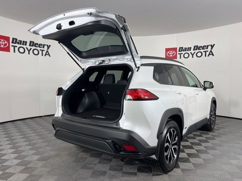 Certified 2024 Toyota Corolla Cross SE image 17