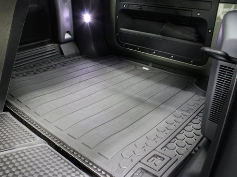 Used 2020 Land Rover Defender 110 S image 12