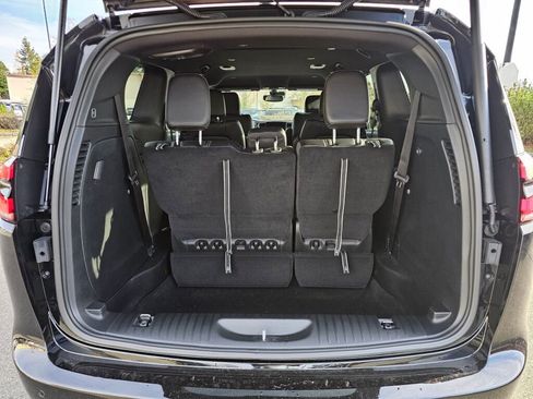 New 2026 Chrysler Pacifica Select image 18