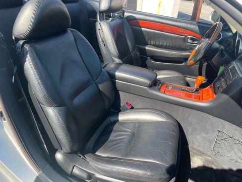 Used 2002 Lexus SC 430 Convertible image 26