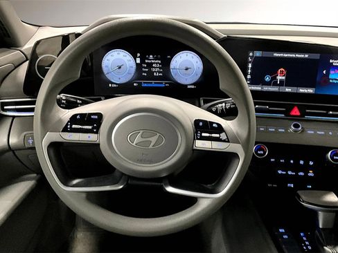 Used 2024 Hyundai Elantra SEL image 8