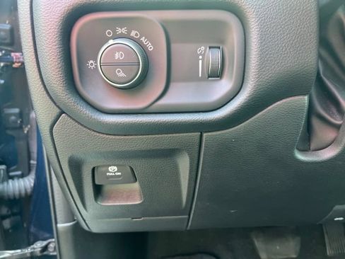 Used 2023 RAM 1500 Big Horn AWD/4WD image 6