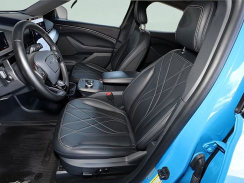 Used 2023 Ford Mustang Mach-E Select image 11