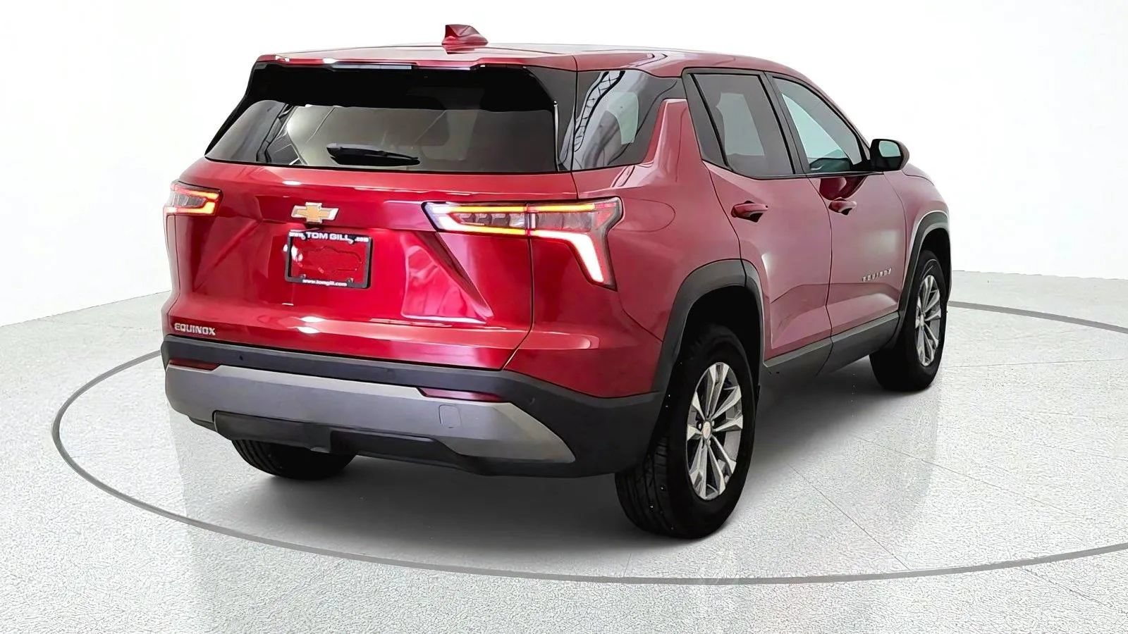 Used 2026 Chevrolet Equinox LT w/ Convenience Package II FWD image 8