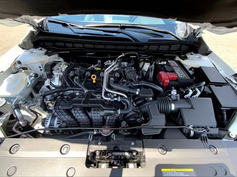 New 2025 Nissan Altima 2.5 SR w/ SR Premium Package image 12