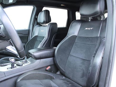 Used 2015 Jeep Grand Cherokee SRT w/ Luxury Group II AWD/4WD image 25
