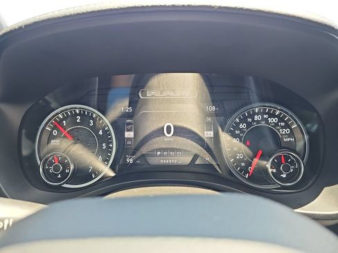 Used 2024 RAM 1500 Laramie AWD/4WD image 19