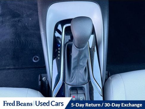 Used 2021 Toyota Corolla LE image 17