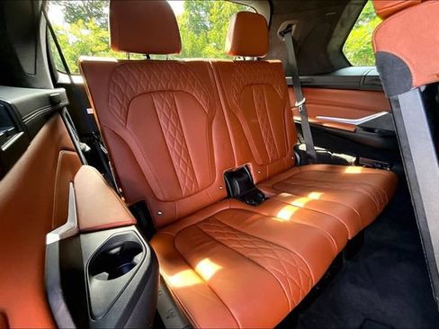 Used 2021 BMW X7 M50i AWD/4WD image 29