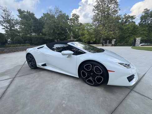 Used 2017 Lamborghini Huracan LP 580-2 RWD image 24