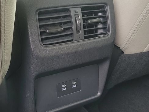 Used 2025 Nissan Rogue SV FWD image 27