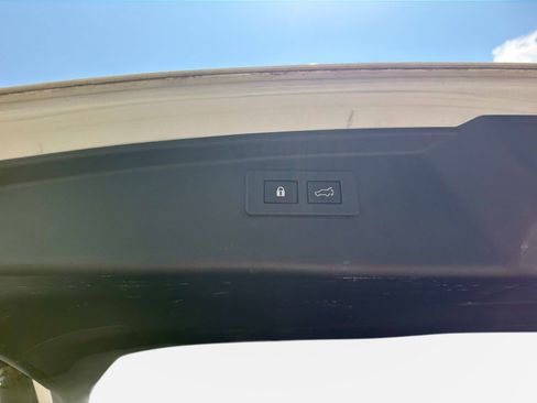 Used 2022 Subaru Outback Premium AWD/4WD image 11