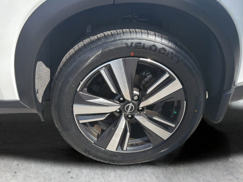 Certified 2025 Nissan Rogue SL w/ SL Premium Package FWD image 54