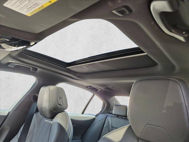 Used 2024 BMW i5 eDrive40i w/ Convenience Package RWD image 16