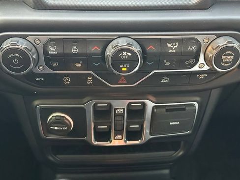 Used 2023 Jeep Gladiator Sport AWD/4WD image 30