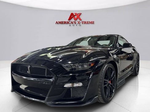 Used 2022 Ford Mustang Shelby GT500 w/ Technology Package RWD image 2