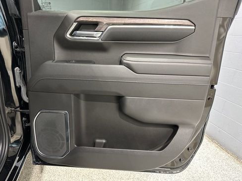 Used 2024 Chevrolet Silverado 1500 LTZ w/ LTZ Convenience Package II AWD/4WD image 19