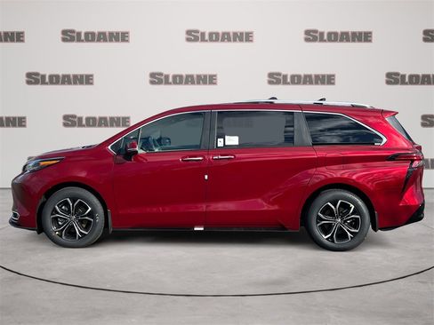 New 2026 Toyota Sienna Platinum image 2