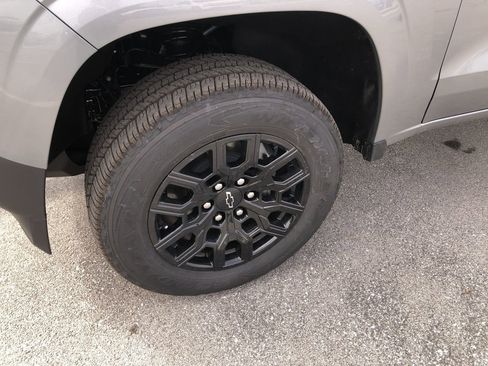 Used 2026 Chevrolet Colorado W/T w/ WT Custom Package image 10