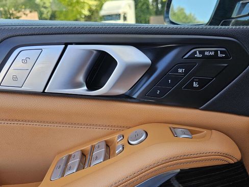 Used 2019 BMW X7 xDrive50i w/ M Sport Package image 27