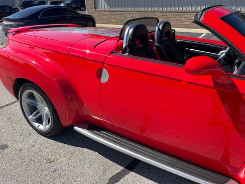 Used 2003 Chevrolet SSR w/ Preferred Equipment Group image 15