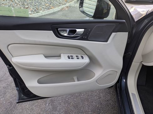 New 2026 Volvo XC60 B5 Ultra w/ Protection Package Premier image 10