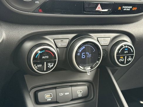 New 2025 Hyundai Venue SEL image 22